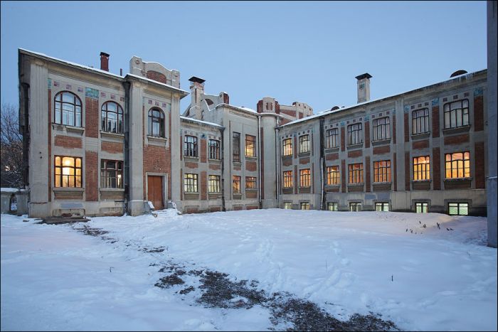 Необычная школа, построенная в 1908 году (19 фото)