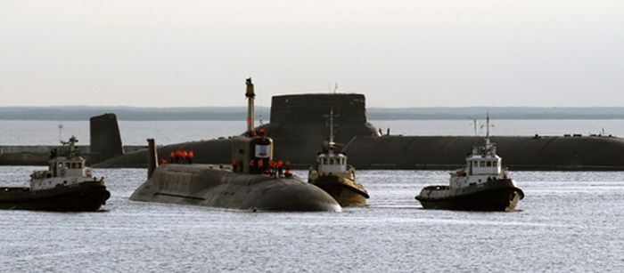 Уникальный российский подводный крейсер "К-535 Юрий Долгорукий" (7 фото)