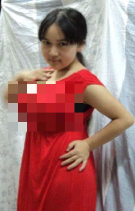 11-летняя обладательница самой большой груди (3 фото)
