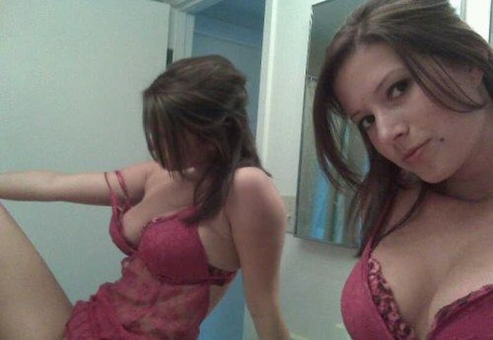 Симпатичные девушки с грудью внушительных размеров (45 фото)