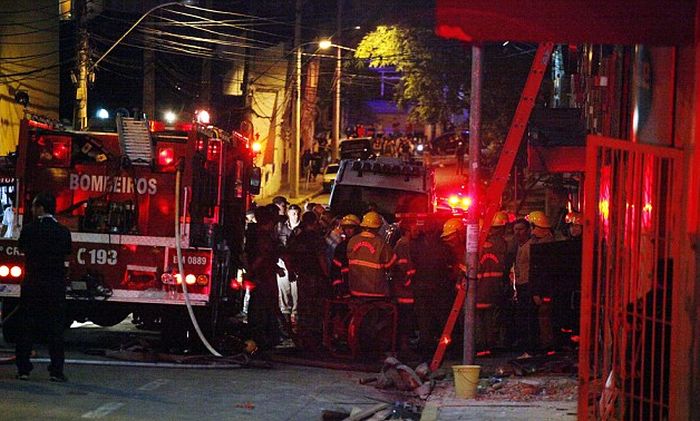 Пожар в ночном клубе Бразилии унес жизни 245 человек (13 фото + видео)