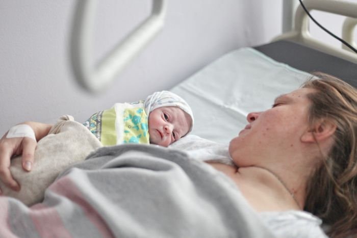 Как делают кесарево сечение при рождении ребенка (35 фото)