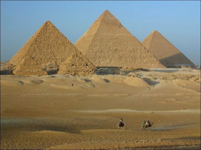 Египетские пирамиды "тогда и сейчас" (3 фото)