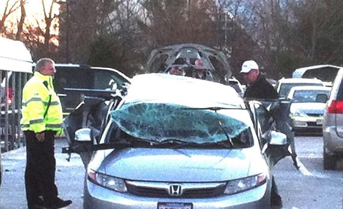Honda Civic взорвалась из-за попытки открыть багажник (10 фото)