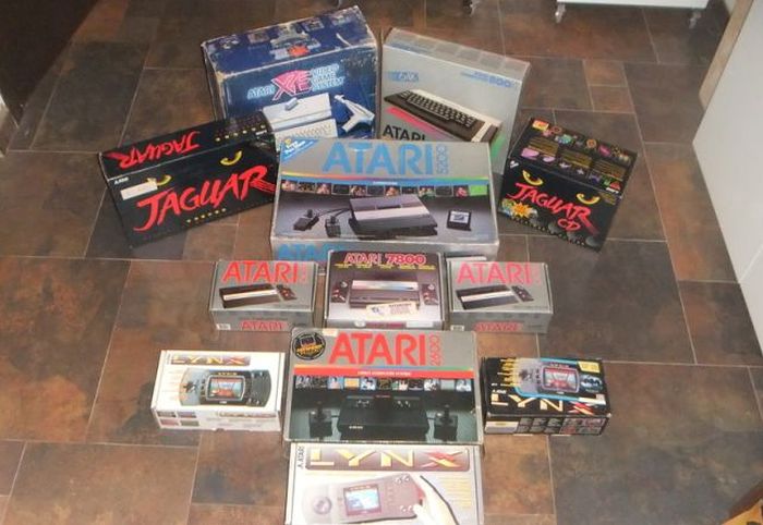 Огромная коллекция игр выставлена на eBay (45 фото)