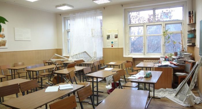 Учительница спасла 44 ученика в Челябинске (4 фото)