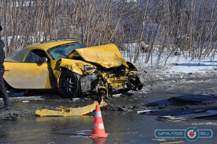 Страшная лобовая авария Porsche и ВАЗ (10 фото)