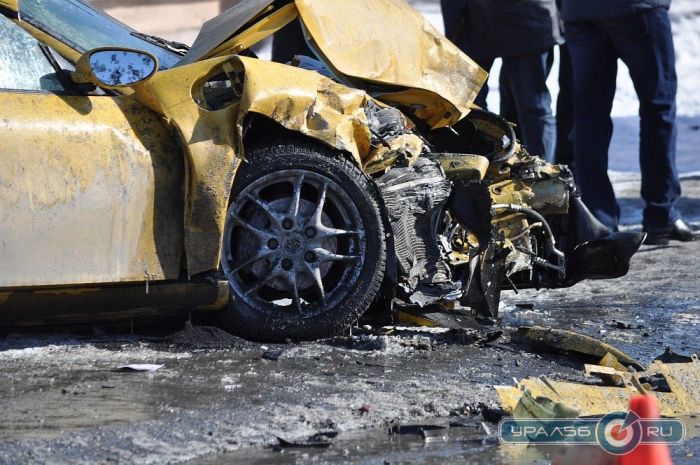 Страшная лобовая авария Porsche и ВАЗ (10 фото)