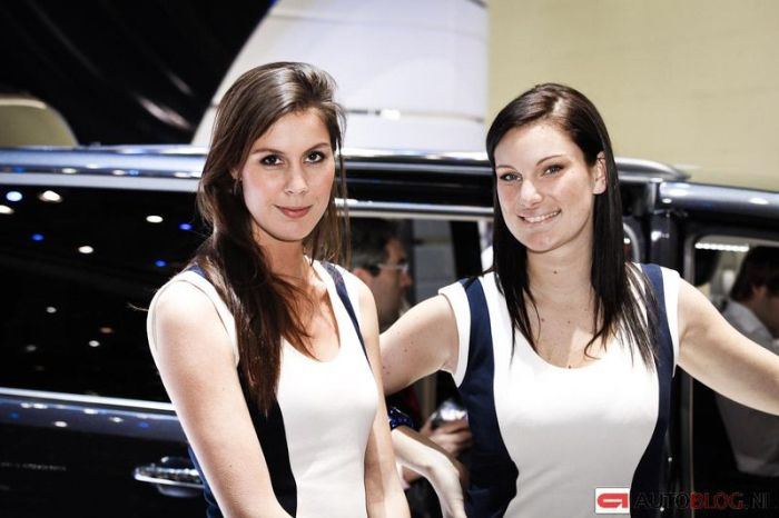 Большая подборка девушек Женевского автосалона (130 фото)