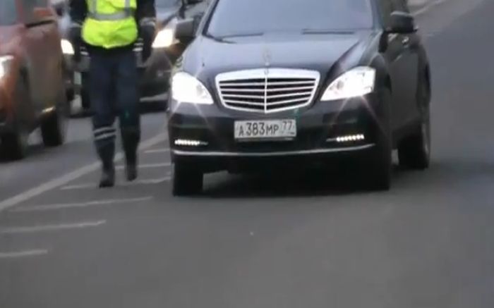 Депутат Госдумы попался в руки ГИБДД (7 скриншотов + видео)