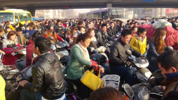 Сумасшедшие пробки в Китае (6 фото)