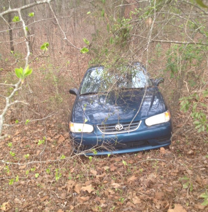Как мужчина потерял свой автомобиль на парковке (3 фото)