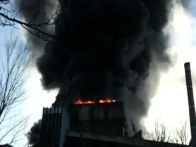 Мощный взрыв и пожар Углегорской ТЭС. Видео 2 (4.8 мб)