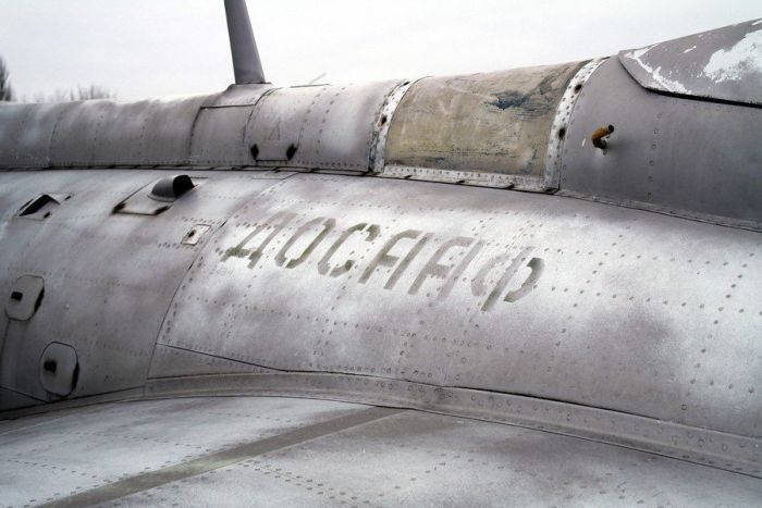 Кладбище самолетов и былая слава боевой авиации (56 фото)