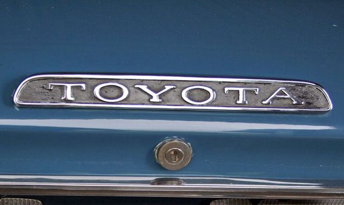 Эмблемы и логотипов ретро автомобилей (159 фото)