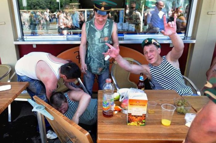Очень пьяные люди (60 фото)