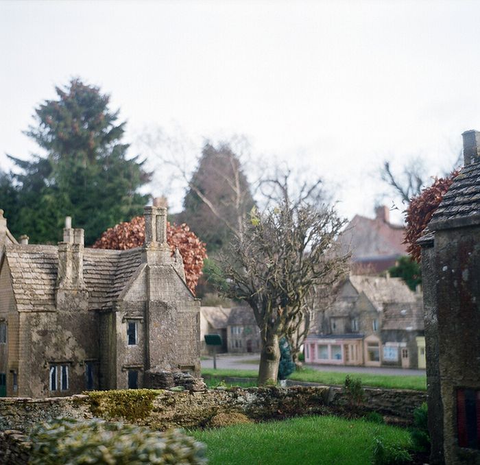 Деревушка Bourton-on-the-Water, где каждый почувствует себя великаном (18 фото)