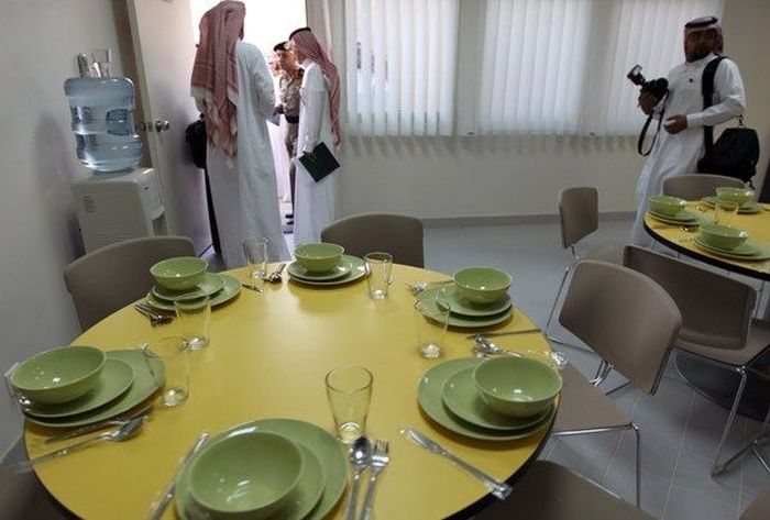 Тюрьма для террористов в Саудовской Аравии (6 фото)