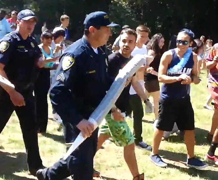 Полиция конфисковала косяк с весом в 800 грамм (5 фото + видео)