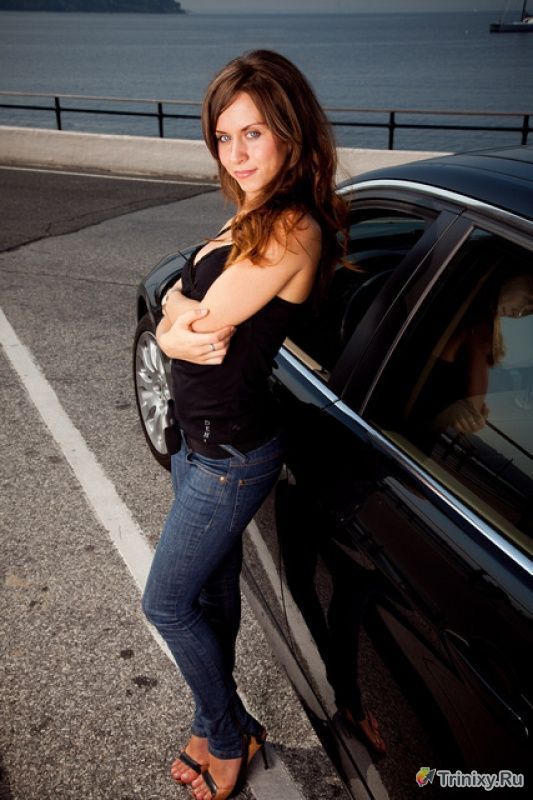 Красивые девушки и автомобили (103 фото)