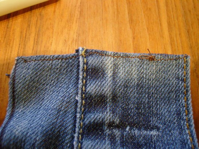 Делаем чехол для мобильного телефона из джинсов (30 фото)