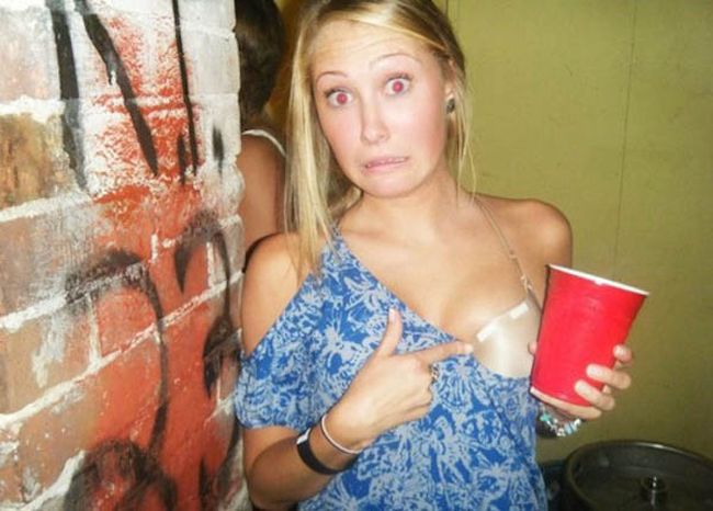 Пьяные девушки делают глупые вещи (40 фото)