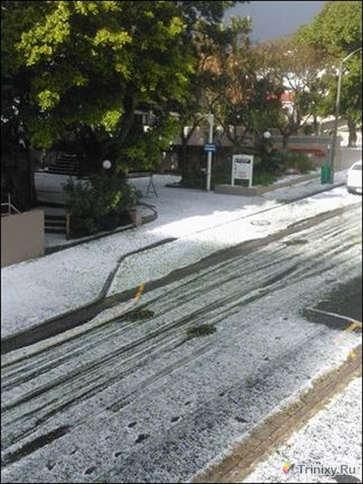 В Южно-Африканском городе Кейптаун выпал снег (11 фото)
