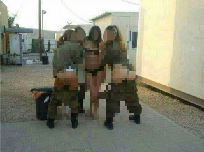 Военнослужащие израильской армии выкладывали в сеть эротические снимки (2 фото)