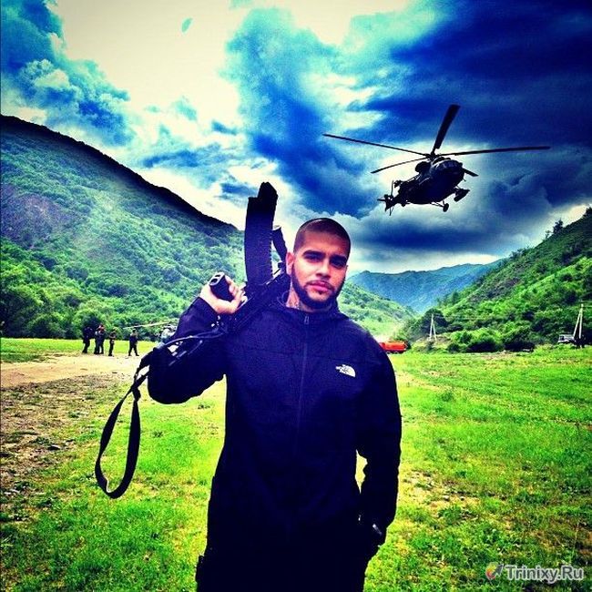 На завтрак с Кадыровым Тимати доставил кортеж боевых вертолетов (6 фото)