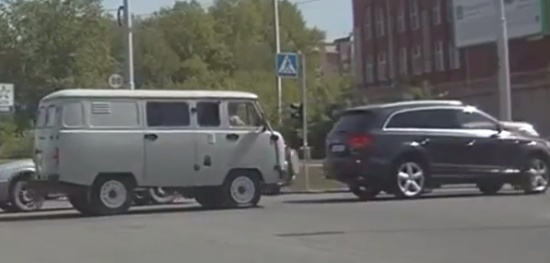 Крутой водитель на джипе не на того нарвался