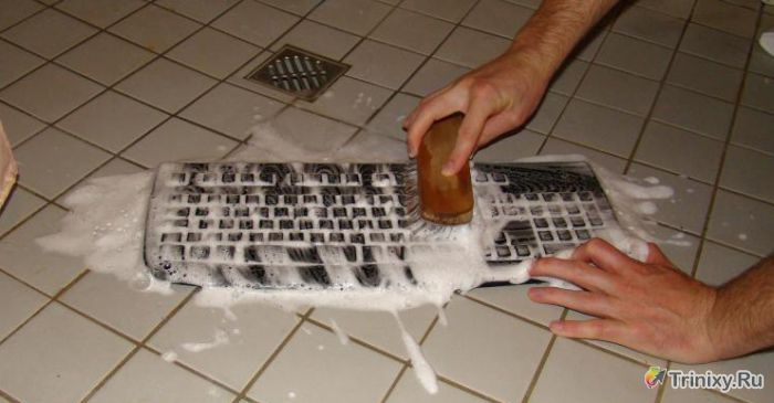 Отличный способ чистки клавиатуры (20 фото)