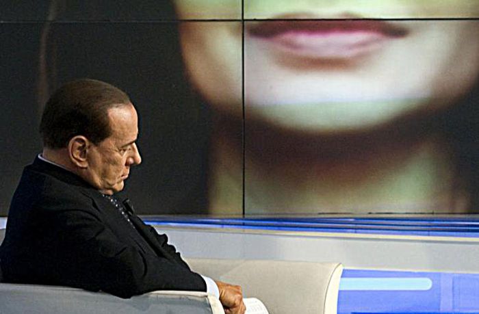 Любовные похождения Сильвио Берлускони (12 фото)
