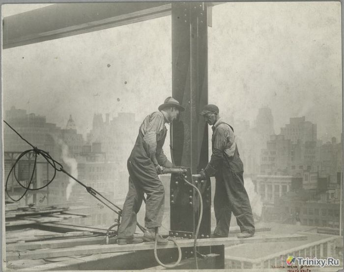 Архивные снимки строительства Эмпайр-стейт-билдинг (24 фото)