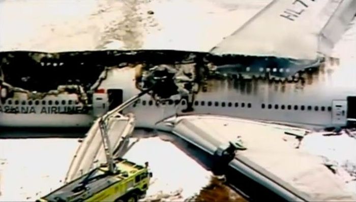 Крушение Boeing 777 в Сан-Франциско (23 фото + видео)