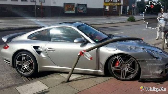 "Мастер парковки" на Porsche (3 фото)
