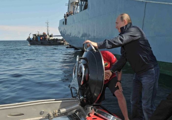 Президент РФ совершил увлекательную подводную прогулку (6 фото)