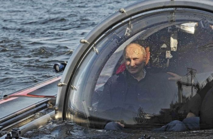 Президент РФ совершил увлекательную подводную прогулку (6 фото)