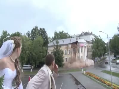 Обрушение здания во время свадьбы в Костроме (2.2 мб)