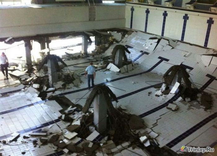 Новый плавательный бассейн за 250 млн рублей развалился на глазах (12 фото)