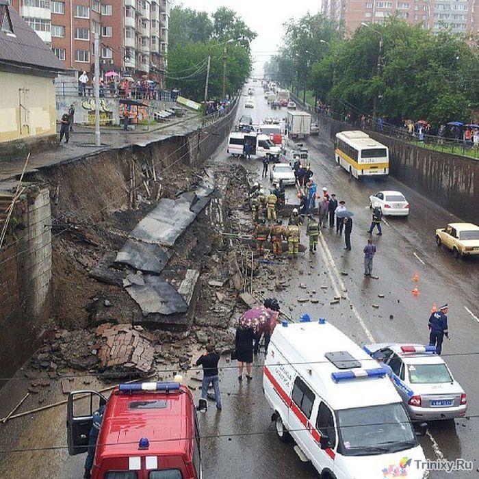 Обрушение опорной стены в Красноярске (9 фото + видео)