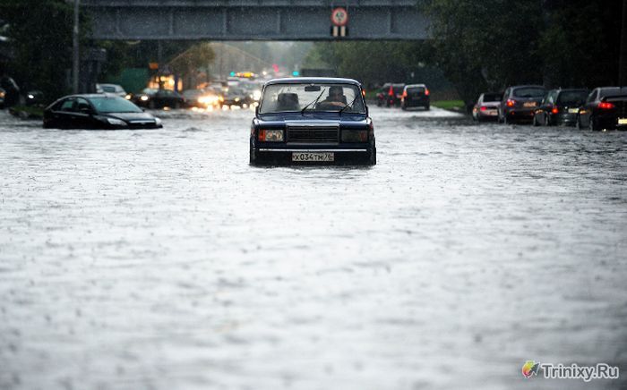 Москву вновь затопило после ливня (21 фото + видео)
