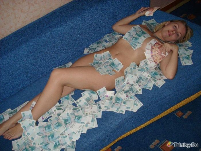 "Самая богатая" девушка из социальной сети (9 фото)
