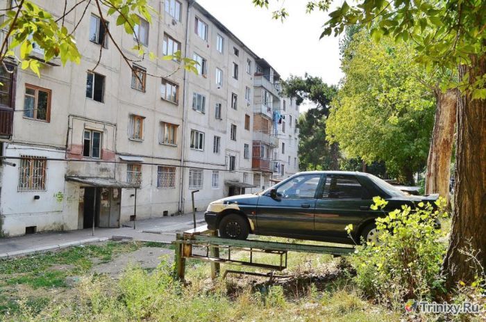 Съемная квартира в спальном районе Тбилиси (27 фото)