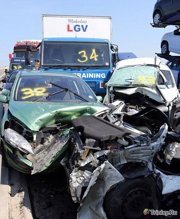 Авария в Великобритании с участием 130 автомобилей (55 фото + видео)