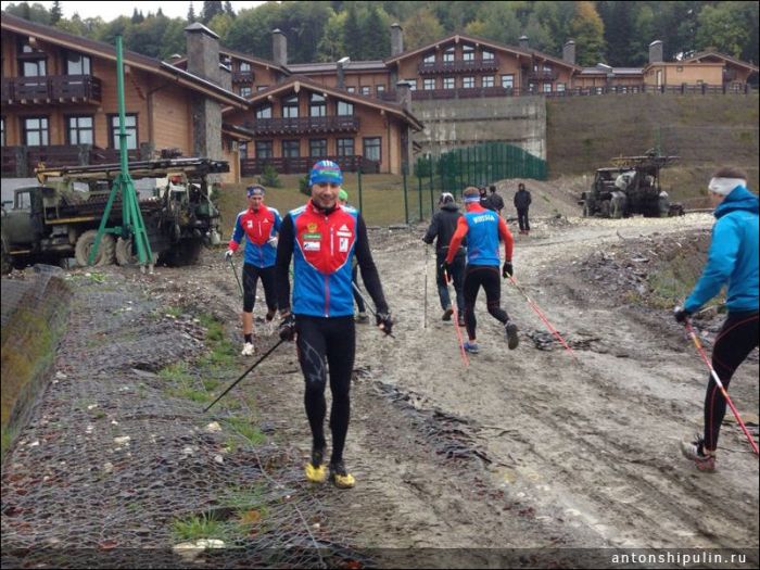 Суровая подготовка биатлонистов в Сочи (5 фото)