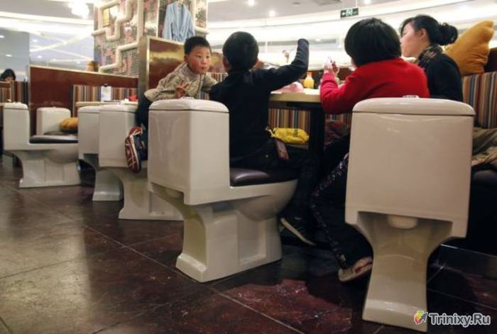 Необычный ресторан-туалет в Китае (38 фото)