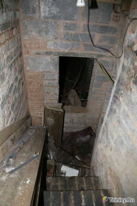 Зловещее подземелье в арендованной квартире (13 фото)