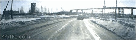 Происшествия на дорогах и аварии с видеорегистраторов (19 гифок)