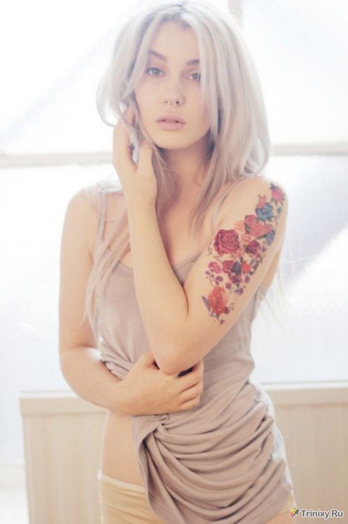 Красивые девушки с татуировками (30 фото)