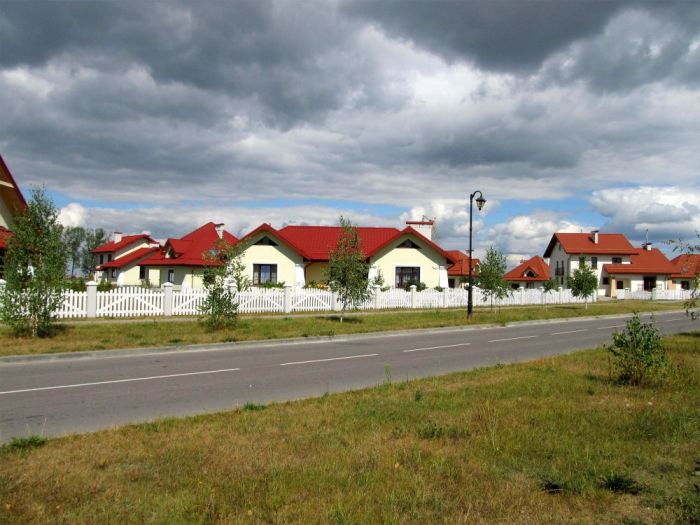 Жизнь в простом белорусском коттеджном городке (14 фото)